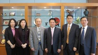 A group photo of the delegation and CUHK representatives